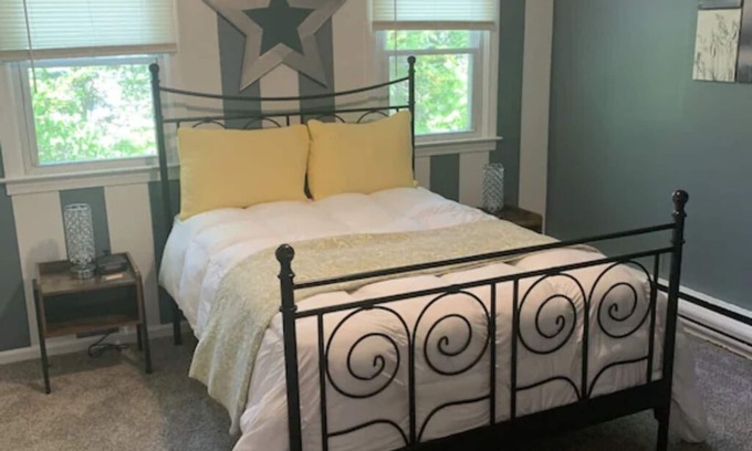 Yalesville Appartement | Newly Remodeled with deck. Close to town center