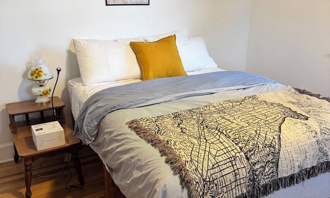 Verplanck Appartement | Newly renovated 2 story space with home office next to the Hudson River .