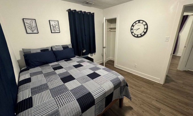 Elizabethtown Maison | Newly renovated 2-bedroom house in lovely downtown Elizabethtown on quiet street