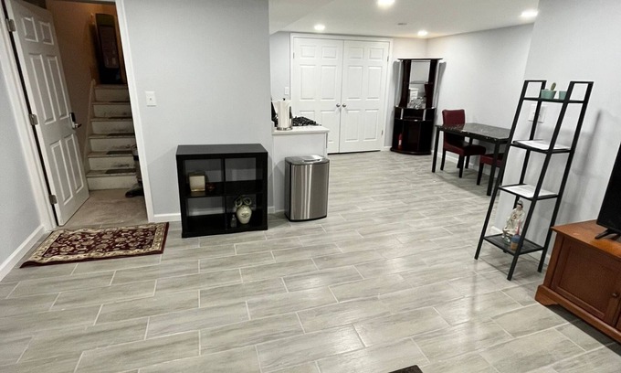 Eastwick Appartement | Newly Renovated 2 Bedroom Gf Apt near PHL Airport - 2710 Dothan