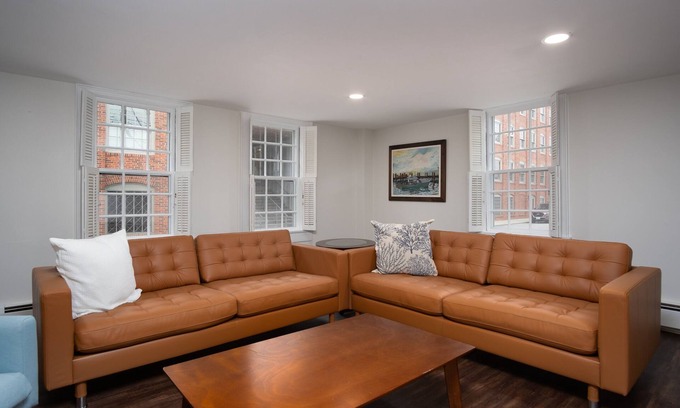 Stonington Appartement | Unité de 3 chambres / 3 salles de bain récemment rénovée