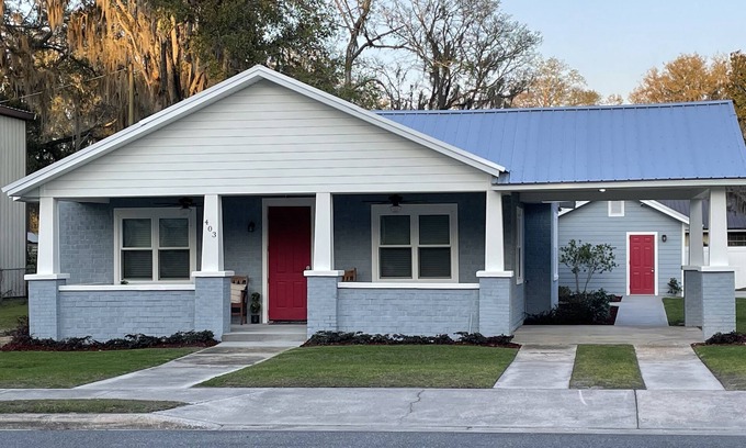 O Brien Maison | Newly Renovated 3 bedroom home close to springs, eateries, markets, and downtown