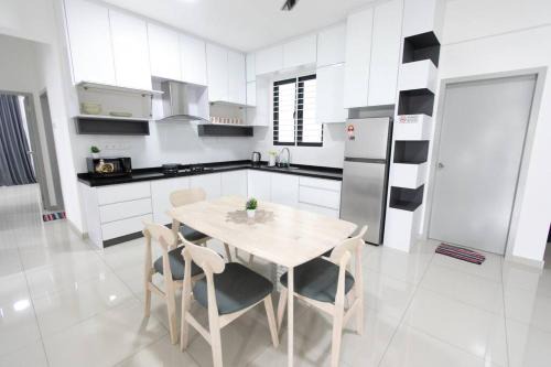 Bayan Lepas Appartement | Newly Renovated 3Bedroom Vacation Home 6-8pax