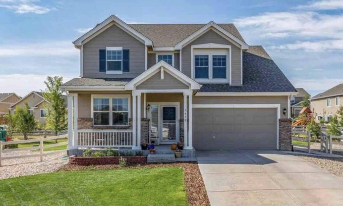 Castle Rock Maison | Newly Renovated 4 Bedroom Family Home with incredible yard!