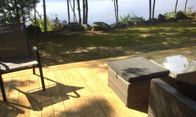 Whitewater Region Cottage | Newly Renovated 4 Bedcottage on the Ottawa River with Sandy Beaches & Warm Water