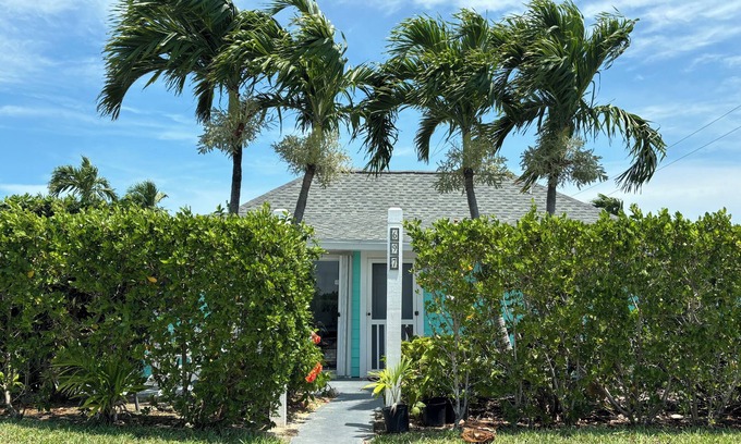 Treasure Cay Villa | Newly Renovated Bathroom and Outdoor Shower! - Sandy Feet Retreat, Treasure Cay