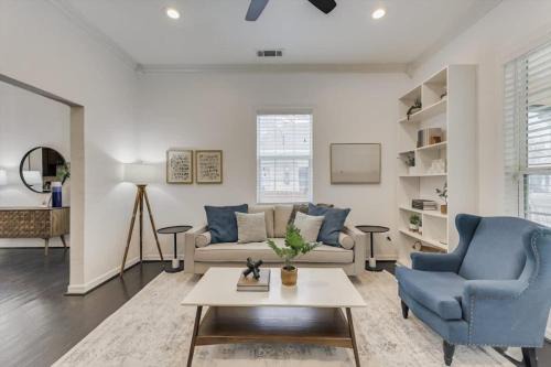 Kessler Maison | Newly Renovated Bishop Arts Home
