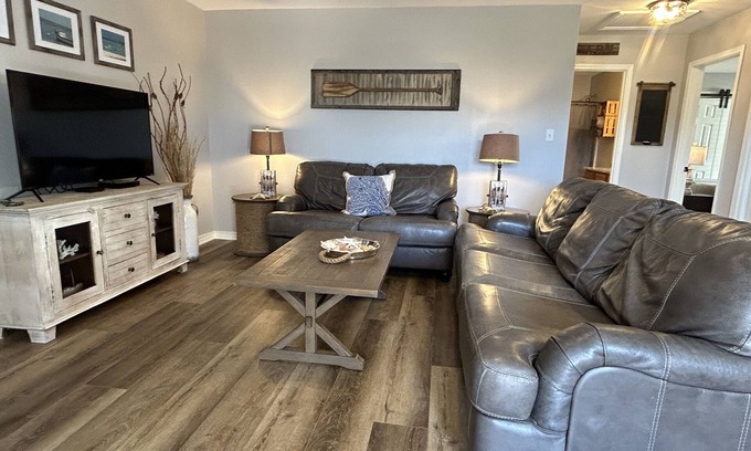 Navarre Maison | Newly renovated close to Navarre Beach