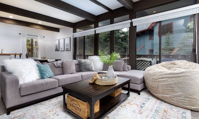 Warrior's Mark Copropriété | Newly Renovated Condo Walking Distance to Main St