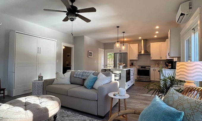 Southern Coast Appartement | Newly renovated, cozy and private directly on the river!