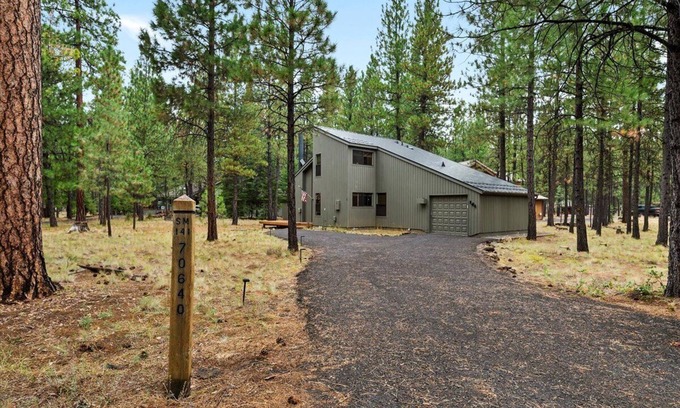 Black Butte Ranch Cabine | Newly renovated cozy cabin in charming Black Butte Ranch