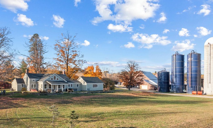 Claverack-Red Mills Autre | Newly renovated farmhouse on organic farm near Hudson and the Berkshires