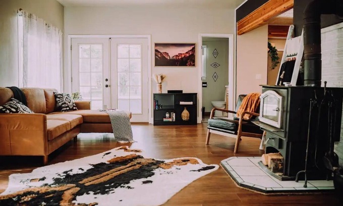 Salmon Maison | Newly renovated historical house. Walking distance to all of downtown!