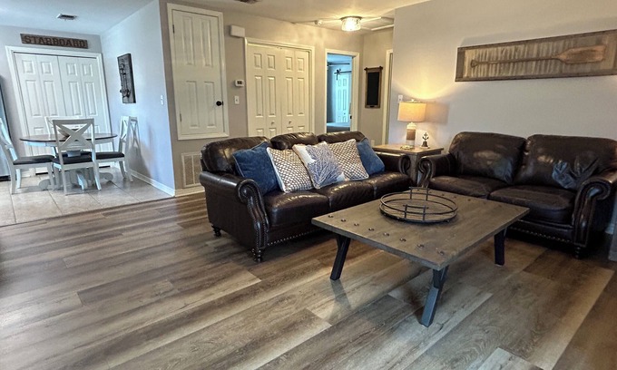 Navarre Maison | Newly Renovated Home close to Navarre Beach
