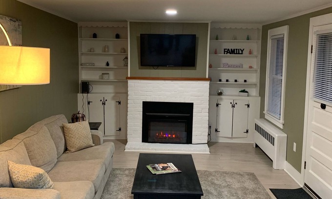 Craryville Maison | Newly renovated home - cozy 2 bedroom