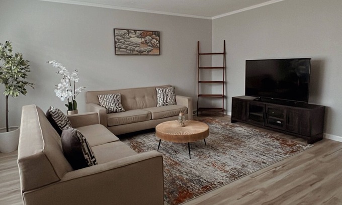 St. Paul Maison | Newly Renovated Home located in a quiet and safe neighborhood in Saint Paul, MN