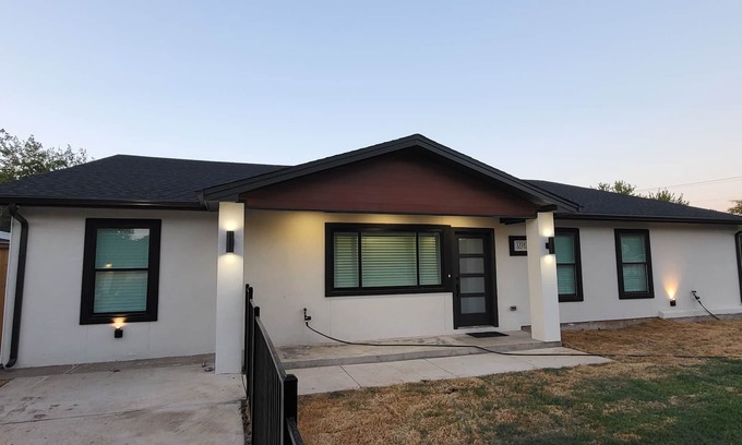 Fort Worth Maison | Newly Renovated Modern Farmhouse Style Close to the Heart of Fort Worth