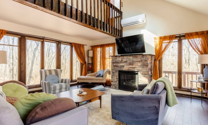 Jim Thorpe Cabine | Newly renovated mountain escape near hiking/skiing/lakes/shops/restaurants