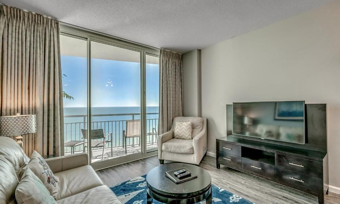Downtown Myrtle Beach Appartement | Newly Renovated Ocean Front Condo, Modern Decor, Central MB, 20th floor
