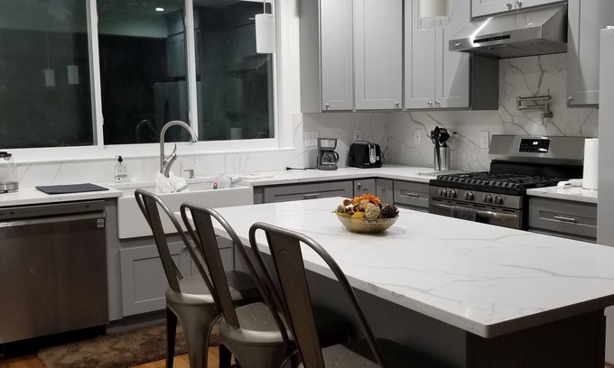 Milton Maison | Newly Renovated Open-Concept living space, close to Boston, plenty of parking