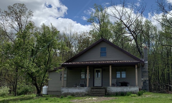 Elliottsburg Maison | Newly Renovated Relaxing Scenic Retreat - Perfect for Hiking & watching Wildlife
