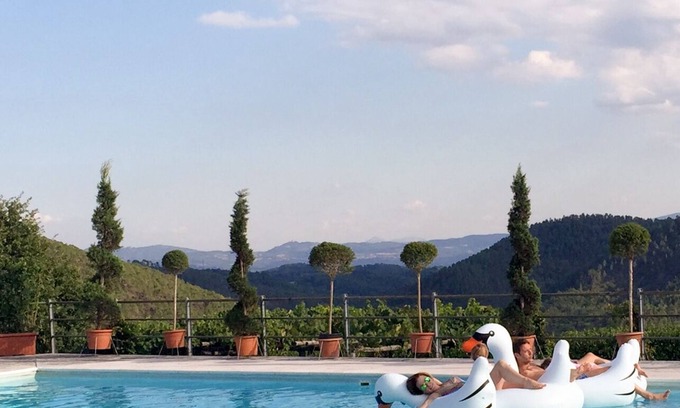 Anghiari Villa | Villa toscane récemment rénovée avec piscine privée et tennis. Vues à couper le souffle.