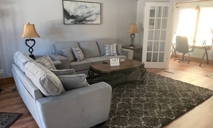 Portage Maison | Newly Renovated with Finished Basement