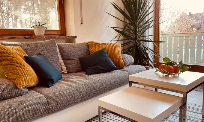 Aue Appartement | Newly renovated with south-facing balcony - large bathroom and large dining area - 65 sqm