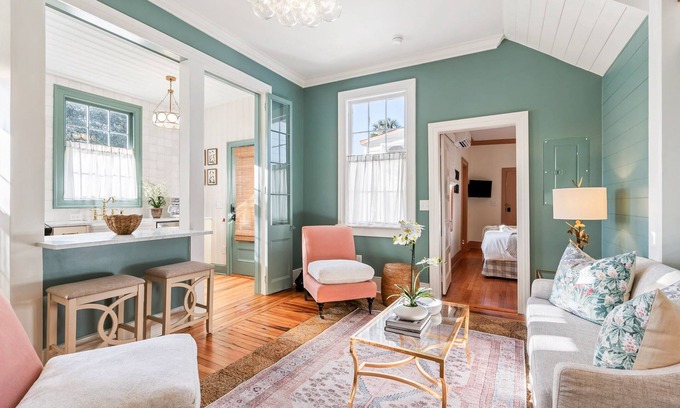 Harleston Village Maison | Newly Restored Charming 2-Bedroom Home with Ensuite's & Prime Location