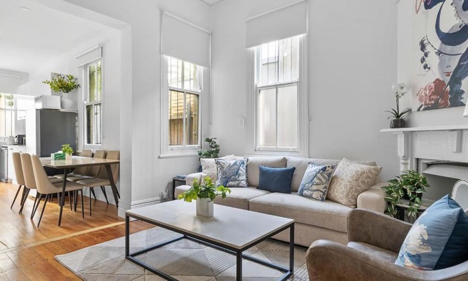 Newtown Maison | Newtown Nest - Chic Terrace Living off King Street