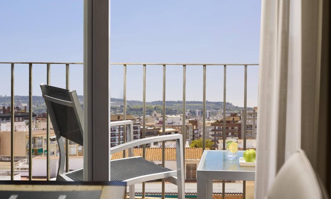 La Maternitat i Sant Ramon Hôtel | NH Barcelona Stadium