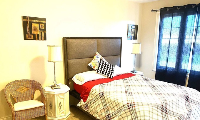Thorold Maison | Niagara |sleeps 6| Cozy| 3bed|3bath | Near Falls