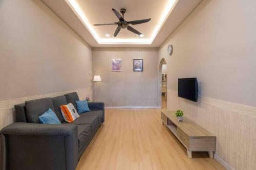 Nibong Tebal Appartement | Nibong Tebal Homestay with WiFi & Netflix