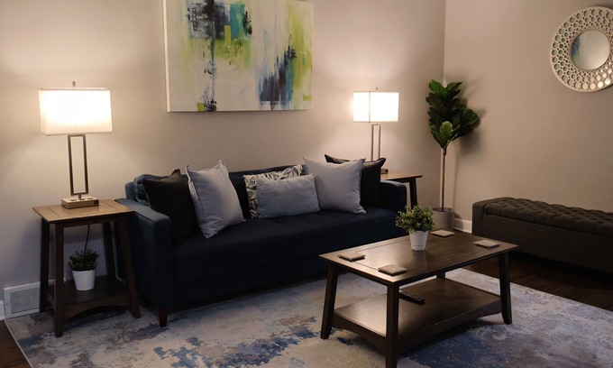 West Lawn Maison | Nice 3-bedroom house with AC in vibrant Chicago
