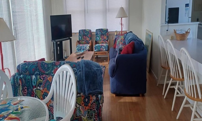 Loveladies Maison | Stunning home in Loveladies with 3 Bedrooms and Internet