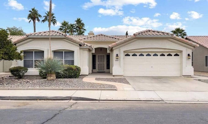 Chandler Maison | Nice! 5 Bedroom Single-Story Chandler Home