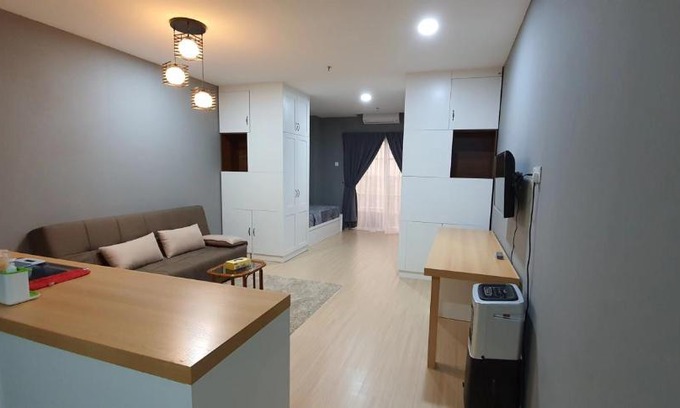 Kampar Appartement | NICE and COZY studio apartment with gym and pool.