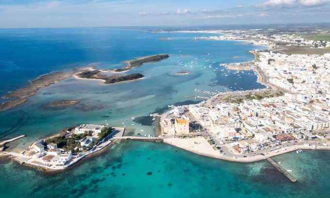 Torre Specchia Ruggeri Appartement | Agréable appartement pour 4 personnes avec WIFI, TV et animaux admis, près de Otrante
