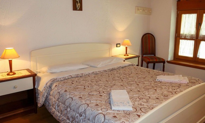 Calceranica al Lago Appartement | Bel appartement pour 4 personnes avec TV, animaux admis et parking