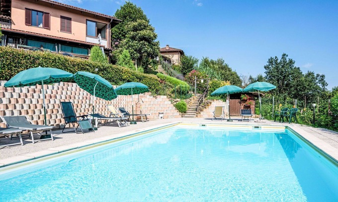 Cortazzone Villa | Joli appartement dans une maison de vacances avec WIFI, piscine, TV, patio, animaux admis, parking