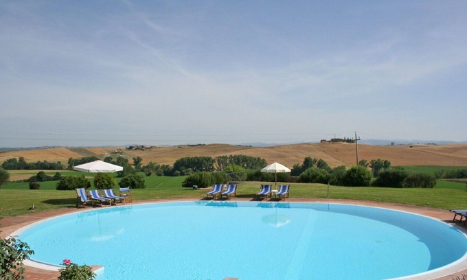 Monteroni d'Arbia Appartement | Agréable appartement pour 2 personnes avec WIFI, piscine et vue panoramique, près de Sienne