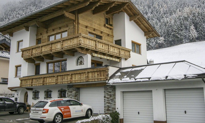 Bruck am Ziller Appartement | Agréable appartement pour 4 personnes avec WIFI, TV, balcon et parking