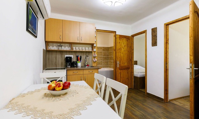 Fonyodliget Appartement | Agréable appartement pour 4 personnes avec climatisation, WIFI, TV, terrasse et animaux admis