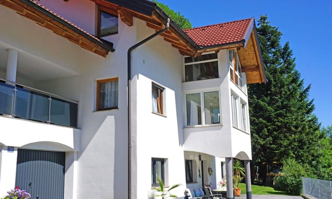 Wenns Appartement | Joli appartement pour 4 personnes avec WIFI, TV, patio, animaux admis et parking