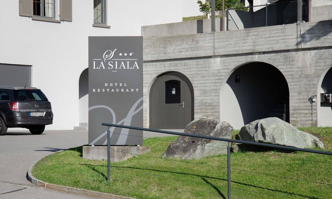 Falera Appartement | Nice apartment for 5 guests with pool, WIFI, TV, balcony, panoramic view and parking