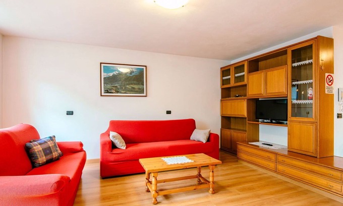 San Giovanni di Fassa Appartement | Confortable appartement pour 5 personnes avec WIFI, TV, balcon et parking