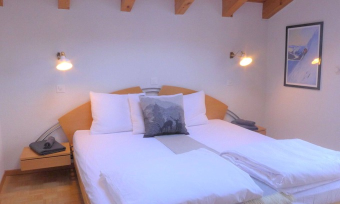 Taesch Appartement | Confortable appartement pour 6 personnes avec WIFI, TV et balcon