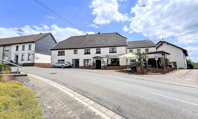 Oberthal Appartement | Agréable appartement pour 8 personnes avec WIFI, TV et animaux admis