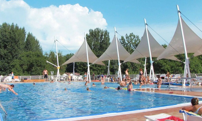 Balatonfured Maison | Nice apartment in villa for 5 people with pool, A/C, WIFI, terrace and parking