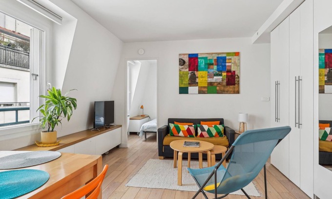 Quartier Sainte-Marguerite Appartement | Nice apartment in the heart of Paris by Weekome